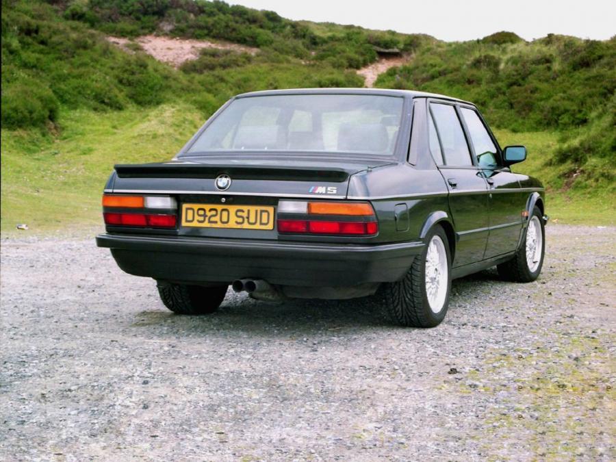  BMW M5 1986 года  (UK) (фото 5 из 11)